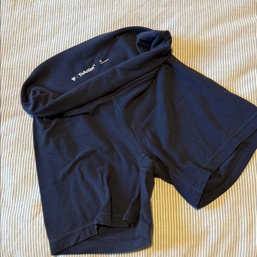 TNA Aritzia Women's Black Bike Shorts